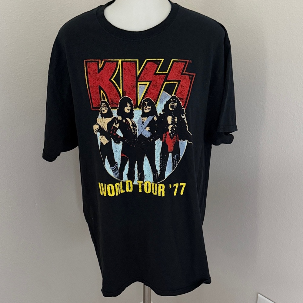 Kiss Black Short Sleeve 'World Tour '77' Graphic Tee with Red & Yellow Logo